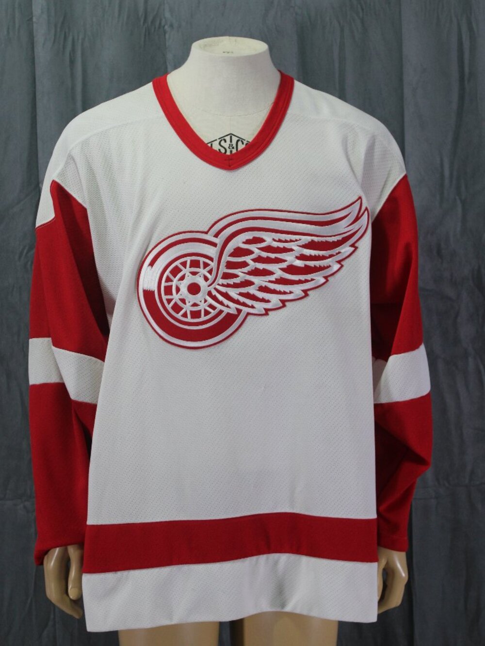 Detroit Red Wings Jersey (VTG) - Home White Jersey by CCM - Men's XL